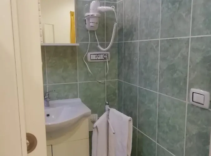 Apartment Urbino 33 Rom