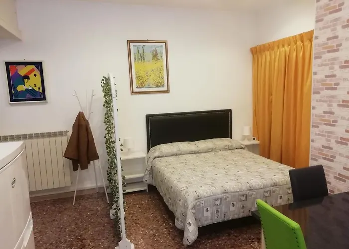 Urbino 33 Apartment *